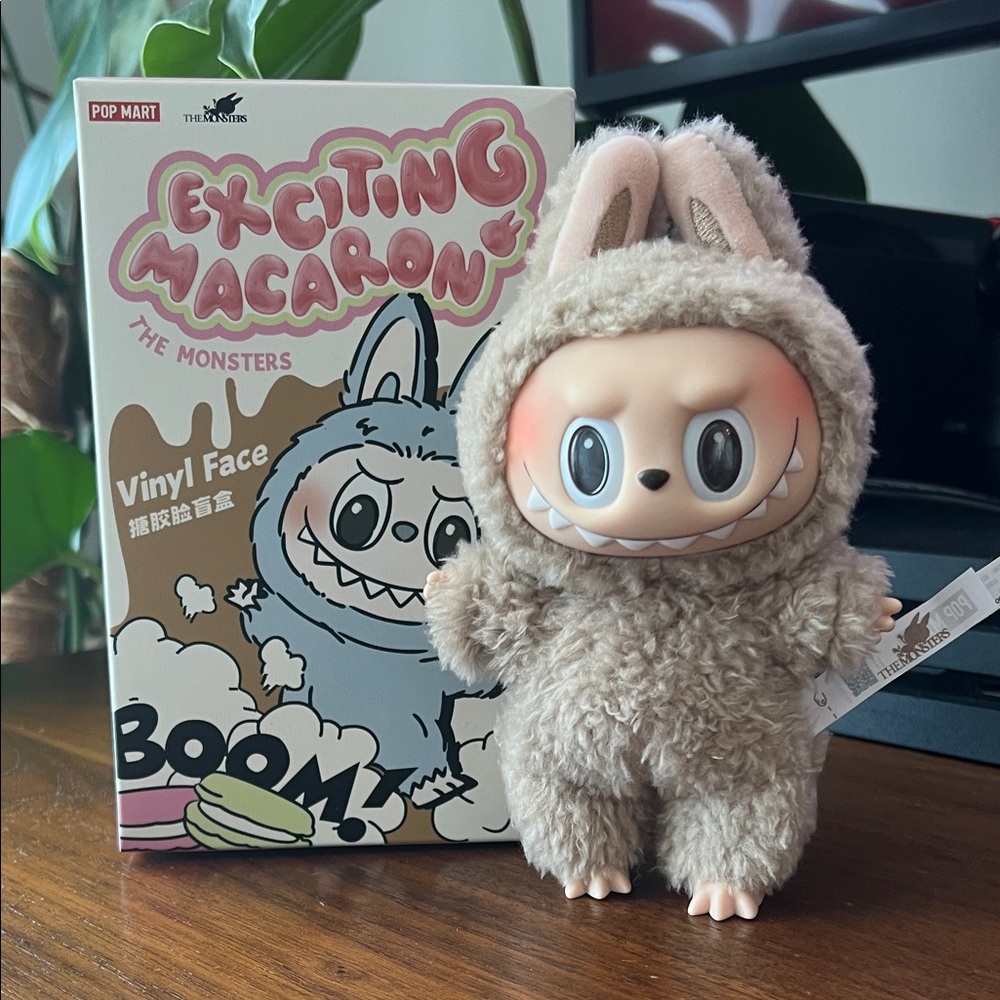 Pop Mart Labubu Toffee (Exciting Macaron)